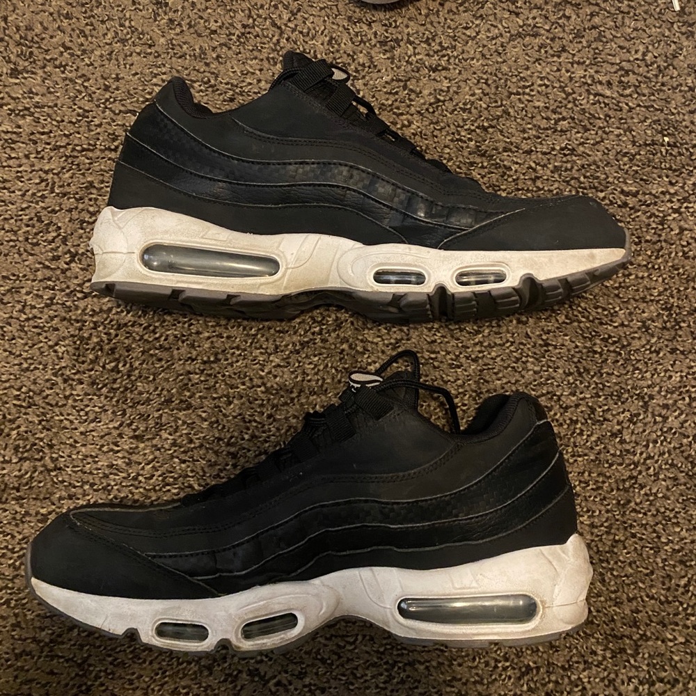 Airmax Nike 95 Size 11.5 US Black And White Bubble